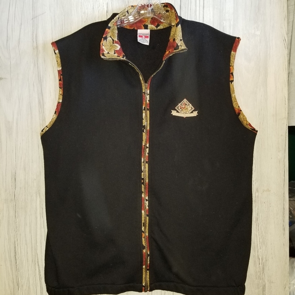 Cityscape Black Vest Autumn Leaf Print Detail - Picture 1 of 5